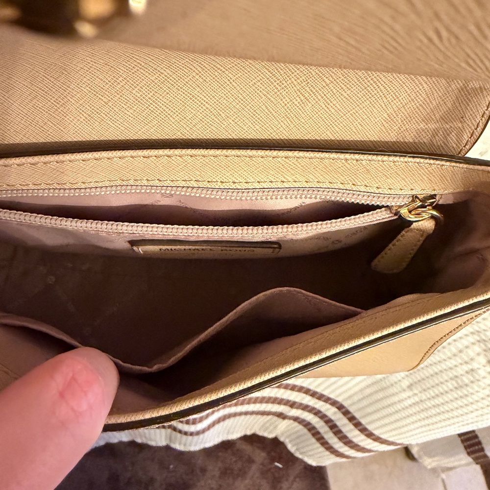 Michael Kors Beige Crossbody Bag - Picture 3 of 7
